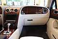 Bentley Continental Flying Spur con cruscotto centrale firmati da Linley
