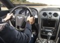 A bordo troviamo la dotazione Specifica Mulliner Driving, con particolari in pelle trapuntati e traforati e dettagli in metallo chiaro, oltre ad un’ampia scelta di finiture tecniche opzionali.