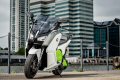 o scooter sarà equipaggiato con i nuovi pneumatici Metzeler Feelgreen a bassa resistenza al rotolamento, grazie al peso contenuto, una mescola a bassa isteresi, un nuovo disegno del battistrada e un nuovo profilo specificatamente progettati.