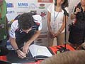Bruno Senna che firma l´album Trofeo Lorenzo Bandini 2012