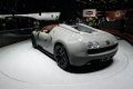 La roadster più veloce al mondo è stata sviluppata sul telaio del modello Grand Sport, aggiornato per gestire al meglio la ragguardevole potenza di 1200 CV, erogata dal possente 16 cilindri di 7.9 litri.