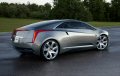 Rispetto alla Opel e alla Chevrolet, la ELR offre finiture più lussuose e una maggiore attenzione nel piacere di guida. 