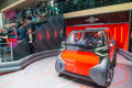 La concept ultra compatta Citroen Ami One, 100% elettrica, permette a due persone di spostarsi in città