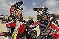 Dakar 2013 Joan Barred su Husqvarna in difficoltà aiutato dal suo compagno di team Fish