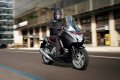 Un po’ scooter e un po’ moto, Honda Integra, aspira ad integrare la comodità d’uso del primo con le prestazioni dinamiche della seconda