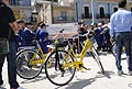 Innagurato il nuovo serizio di Bike Sharing presente ad Acquaviva delle Fonti. In Puglia, il progetto è stato realizzato anche a Bari, BAT (Trani Andria Barletta), Lecce, Ugento e per l’estate verrà inagurato anche nel gargano a Vieste e Peschici.