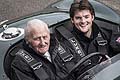 Questo elenco di vip appassionati di auto d’epoca sarà guidato da Alex Buncombe e Chris Harris, che siederanno su una Jaguar C-Type appartenuta al campione di Formula 1 Fangio. 