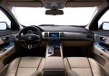 Ogni variante della XF Sportbrake è equipaggiata con sospensioni pneumatiche autolivellanti nel posteriore, che sostituiscono le molle elicoidali montate sulla berlina. 