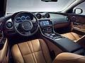 Jaguar XJ Model Year 2014 la versione R prevede uno chassis e degli accorgimenti aerodinamici appositamente sviluppati per rendere la vettura ancora più agile e scattante