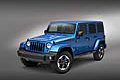 Dedicata agli amanti dell’avventura anche in condizioni difficili, la Jeep Wrangler Polar si riconosce per la presenza di esclusivi dettagli stilistici, come i cerchi neri lucidi da 18 pollici, hard top in tinta con la carrozzeria ed accessori Mopar. 