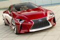 Flash puntati sulla concept LF-LC, dal corpo vettura filante, caratterizzato da un lungo cofano motore e un’ampia superficie vetrata.