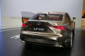 La Lexus LF-CC rappresenta l’ultima evoluzione del linguaggio stilistico L-finesse del brand, con la rivisitazione della griglia affusolata, ormai segno distintivo del marchio.