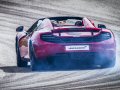L’inedita 12C Spider è un’auto sportiva di lusso a cielo aperto che offre un’esclusiva combinazione di spettacolari prestazioni e maneggevolezza. 