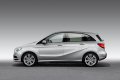 La B 200 Natural Gas Drive può raggiungere i 200 km/h di velocità massima passando da 0 a 100 km/h in 9,1 secondi, se abbinata al cambio automatico 7G-DCT, mentre con il cambio manuale a 6 marce il tempo sale a 9,2 secondi. 