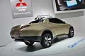 Il prototipo dall’architettura Dual Design adotta un motore clean diesel Mitsubishi da 2,5 litri abbinato al motore elettrico anteriore, con cambio automatico e a un pacco batterie posizionato in un telaio a celle.