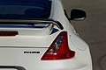 A bordo, l'abitacolo della 370Z è sportivo ed offre volante rifinito in alcantara, sedili avvolgenti a regolazione elettrica. Il lancio commerciale è atteso a partire da giugno 2013. 
