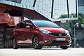 La versione DIGS vanta il sistema Idle Stop/Start Nissan di serie che spegne completamente il motore quando la vettura è ferma ed è proposta sia con il cambio manuale a cinque rapporti che con la trasmissione XTronic opzionale.