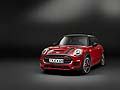 La Mini più sportiva della gamma, la John Cooper Works, si rinnova per offrire ancora più dinamismo ma sempre nel rispetto dello stile inconfondibile della compatta britannica. 