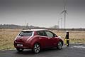 Più comoda e spaziosa, e più piacevole da guidare, la nuova Nissan Leaf adotta un gruppo motopropulsore, assemblato come elemento unitario, che utilizza un motore sincrono in c.a. da 80 kW.