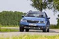 Ideale per i percorsi alternativi, fuori dagli schemi della mobilità tradizionale, la nuova Skoda Octavia Scout è un crossover dall’aspetto distintivo, dalle eccellenti qualità dinamiche esaltate dalla potente trazione integrale e da uno stile off-road.