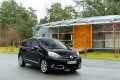 Il nuovo sistema R-Link debutta su Renault Scénic XMOD e Scénic, dotate anche di un joystick di comando e di uno schermo touch screen.