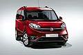 Più stile e innovazione caratterizzano il van Fiat Doblò pronto per il lancio della nuova generazione, che ne cambia anche la destinazione d’uso, da veicolo dedicato alle esigenze professionali a vettura ideale anche per i desideri delle famiglie.