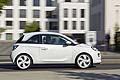 Regina delle trasformazioni, ora Opel ADAM si rivela un’autentica specialista anche nelle proposte tecnologiche come dimostra l’offerta del sistema di infotainment IntelliLink e il sistema di riconoscimento vocale Siri Eyes Free di serie.