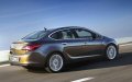 Cresce e si completa la famiglia della Opel Astra, che con la versione Sedan punta su design e sportività, senza dimenticare qualche indispensabile tocco di eleganza, necessario per essere leader nel suo segmento. 