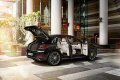 Lunga la lista degli optional disponibili che include tra l’altro le sospensioni pneumatiche, il Porsche Torque Vectoring Plus, le luci Porsche Dynamic Light System Plus, fari bi-xenon adattivi.