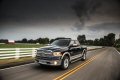 RAM 1500 offre la nuova trasmissione a 8 velocità, gli esclusivi contenitori di stoccaggio RamBox e un appeal notevolmente migliorato degli interni.