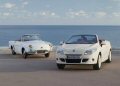La carrozzeria è proposta nella elegante tonalità avorio, mente gli interni si distinguono per l’abbinamento in contrasto rosso e avorio. 