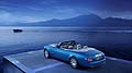 La Rolls-Royce Phantom Drophead Coupé Waterspeed Collection celebra il il primato da Sir Malcolm Campbell ottenuto bordo della barca Bluebird K3 nel 1937.