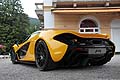 Il propulsore della McLaren P1 è un V8 biturbo 3.8 litri M838TQ capace, in accoppiata ad un motore elettrico da 176 CV, di generare 916 CV ed una coppia massima di 900 Nm.
