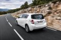 Nonostante la compattezza, la vettura offre una straordinaria spaziosità interna. Il sistema di sedili Toyota Easy Flat garantisce una versatilità completa, con 32 posizioni differenti.