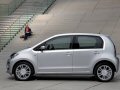 La up! è la prima auto della sua categoria che grazie a questo dispositivo frena automaticamente inun range di velocità da 5 a 30 km/h. Può inoltre essere installato il maps+more (di serie in Italia) e il sistema infotainment portatile touchscreen.
