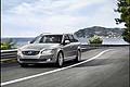 La rinnovata station wagon Volvo V70 propone linee eleganti e la massima spaziosità, con uno spazio di carico di ben 575 litri.