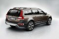 La XC70 si distingue anche per le migliorie apportate ad alcuni dettagli tipici dei fuoristrada, come le piastre di protezione inferiori che proteggono l'auto da danneggiamenti in caso di percorsi su terreni molto accidentati.