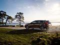 Il modello Cross Country di Volvo è stata la prima station wagon di fascia premium a presentare attitudini da fuoristrada, abbinate ad un design sobrio ed elegante. 