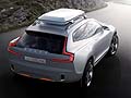 La XC Concept Coupé presenta ruote più larghe con cerchi da 21 pollici, passaruota più pronunciati e curva del tetto più alta.