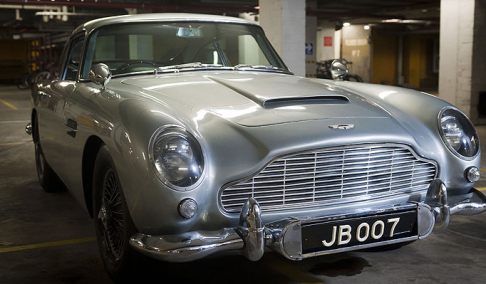 Asto Martin - l’Asto Martin Db5 di James Bond width=