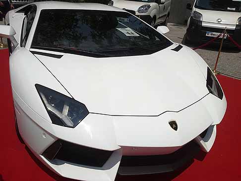 Lamborghini - Lamborghini Aventador LP 700-4 supercar width=