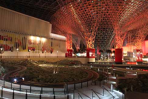 Ferrari - Ferrari World Abu Dhabi panoramica attrazioni width=