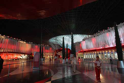 Ferrari - Ingresso al Ferrari World Abu Dhabi width=