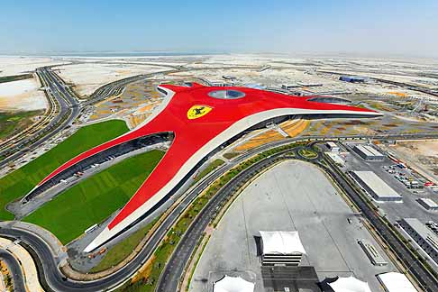 Ferrari - Panoramica dell´alto Ferrari World Abu Dhabi width=