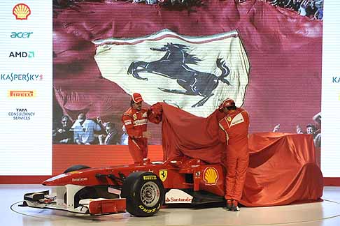 Ferrari - Monoposto Ferri F150 presentation: Fernando Alonso, Felipe Massa width=