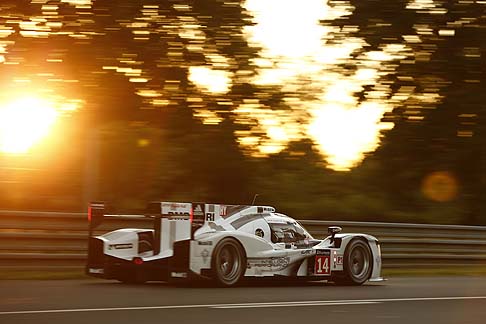 Porsche - I riflettori sono giustamente puntati sulla Toyota TS040, favorita assoluta, guidata da Sébastien Buemi, Anthony Davidson e Nicolas Lapierre. Il secondo equipaggio è composto dal giapponese Kazuki Nakajima e l’austriaco Alexander Wurz width=