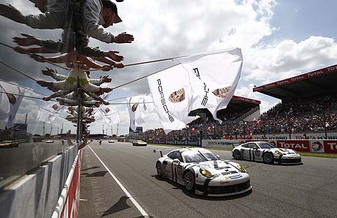 Audi - La gara di durata più nota al mondo ha visto il trionfo anche per quest’anno del team Audi, che ha così rinnovato la propria leadership. width=