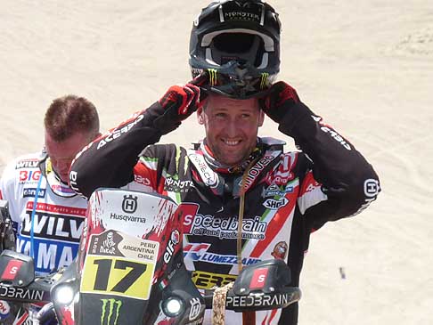 I Tappa Lima - Pisco - il biker italiano Alessando Bottori su moto Husqvarna giunto undicesimo width=