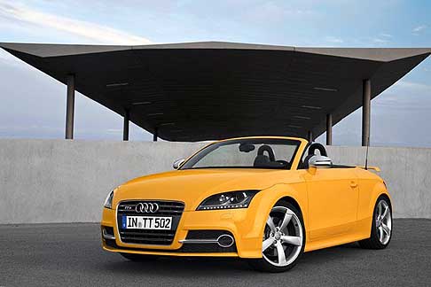 Audi - Audi TTS Roadster Competition una serie speciale per celebrare la produzione della TT numero 500 mila, dal lancio nel 1998 width=