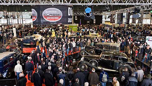 Auto storiche - Bremen Classic Motorshow old cars tra i veicoli inclusi Bugatti Type 57 Cabriolet from 1937 or a Maybach DS 7 Limousine from 1927 width=
